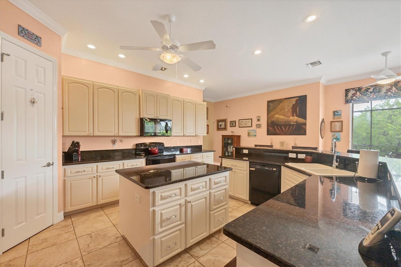 Image 15 of 52 For 4 Pine Valley Place