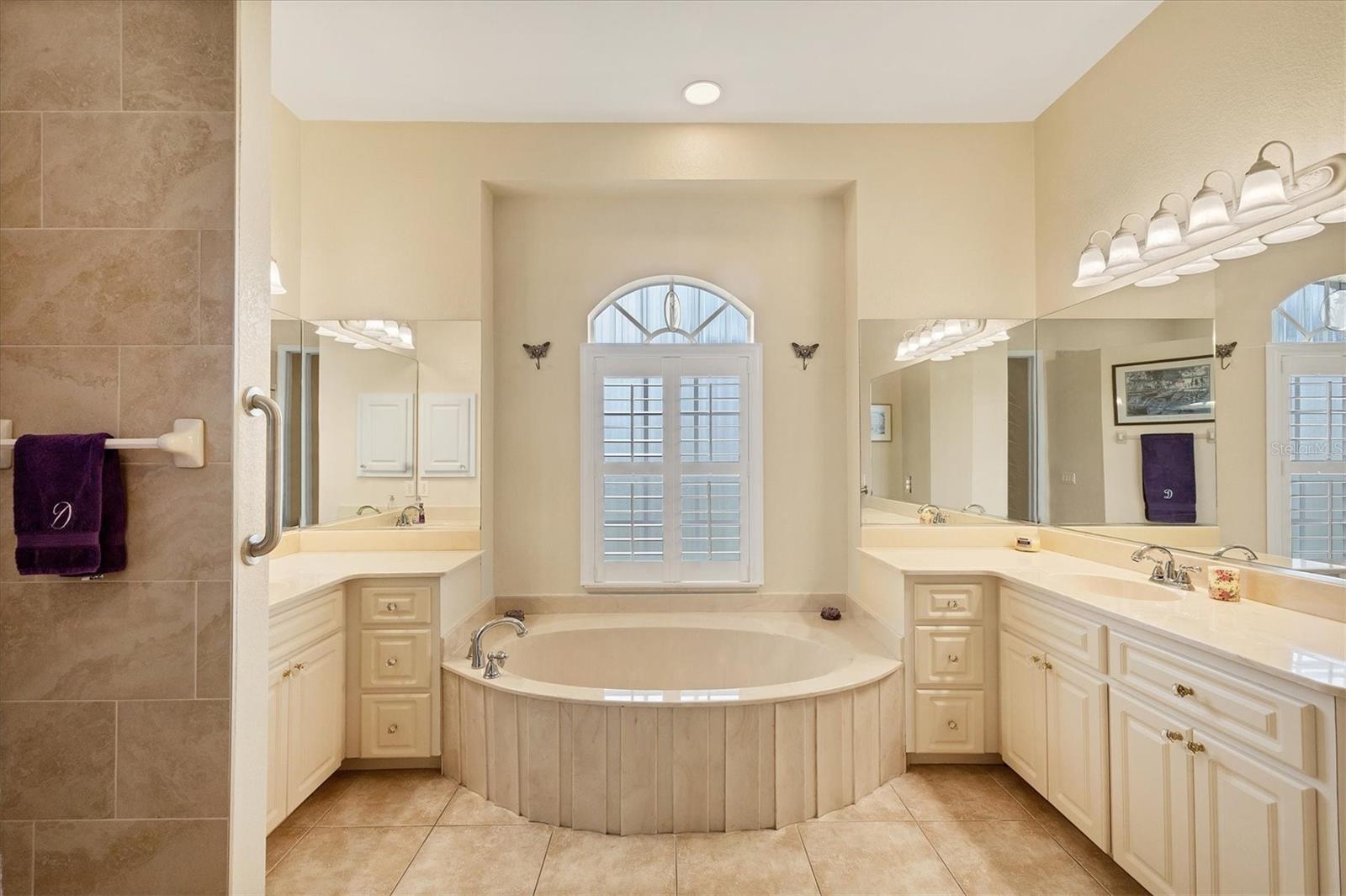 Image 21 of 52 For 4 Pine Valley Place