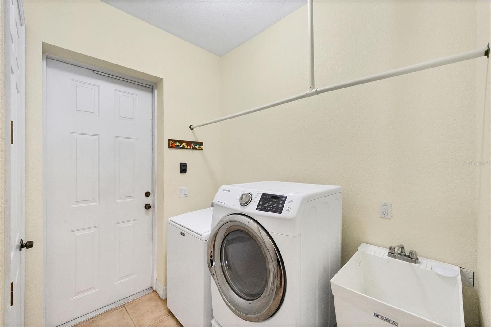 Image 32 of 45 For 14448 Edna Circle