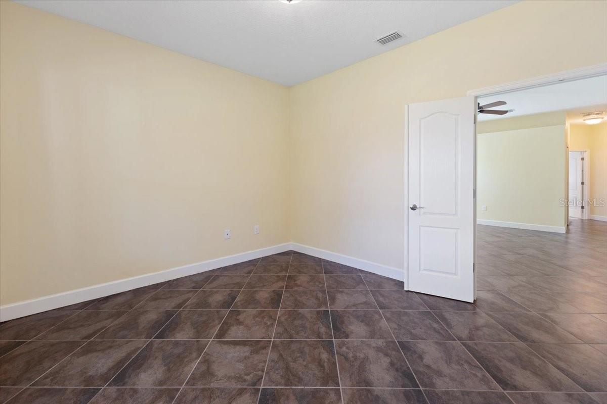 Image 33 of 80 For 576 Gadsen Street