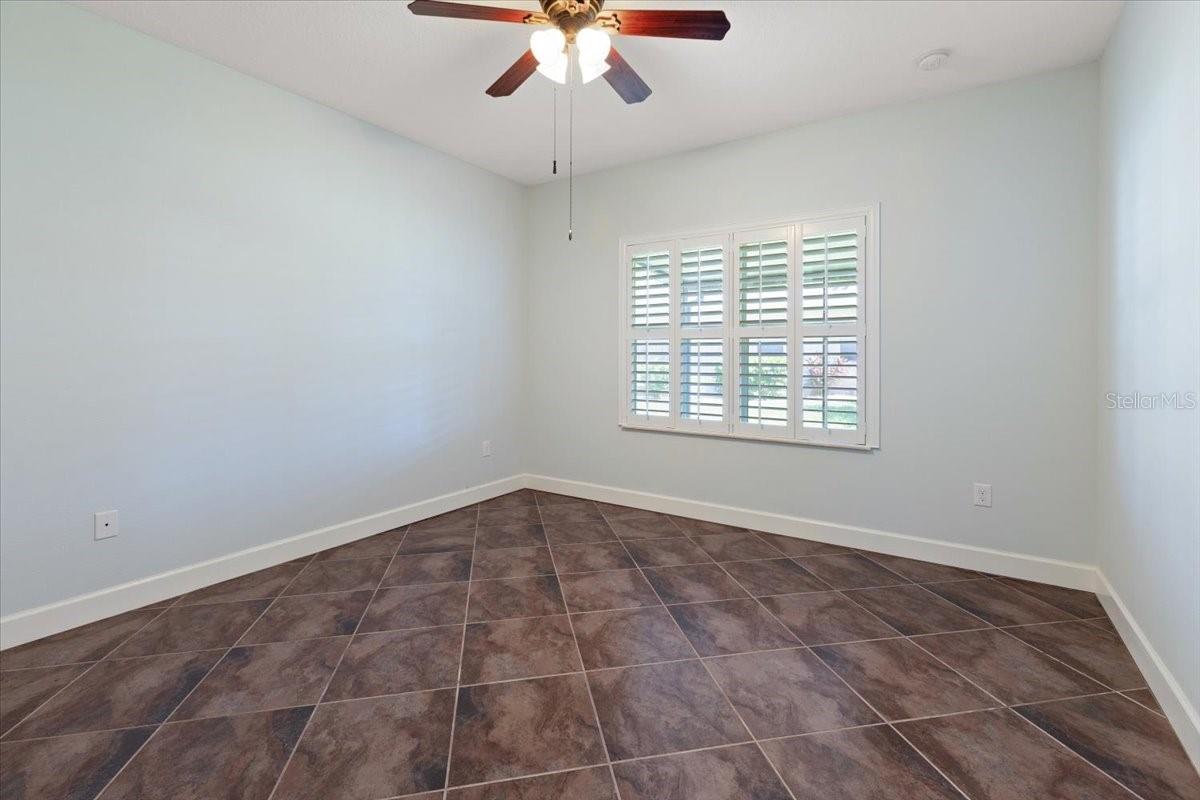 Image 38 of 80 For 576 Gadsen Street