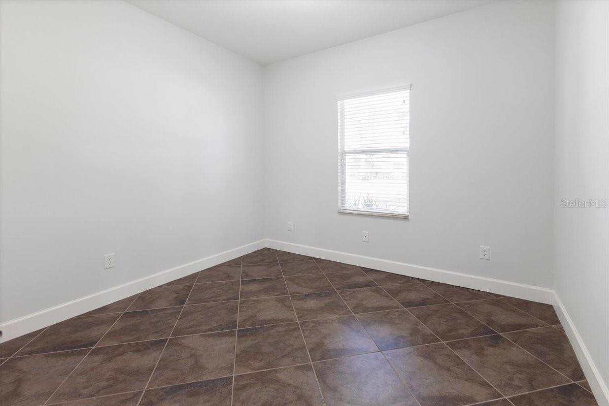 Image 40 of 80 For 576 Gadsen Street
