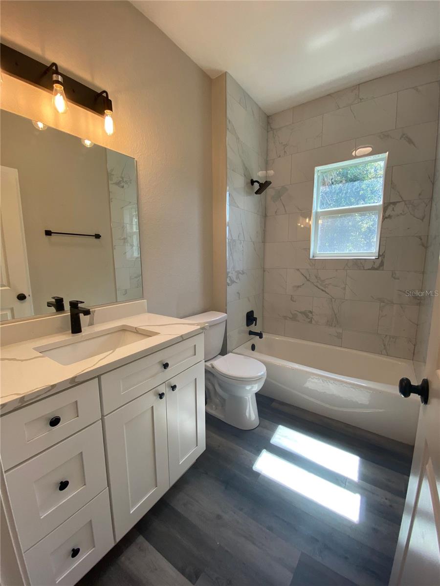 Image 11 of 16 For 302 Albatross Road