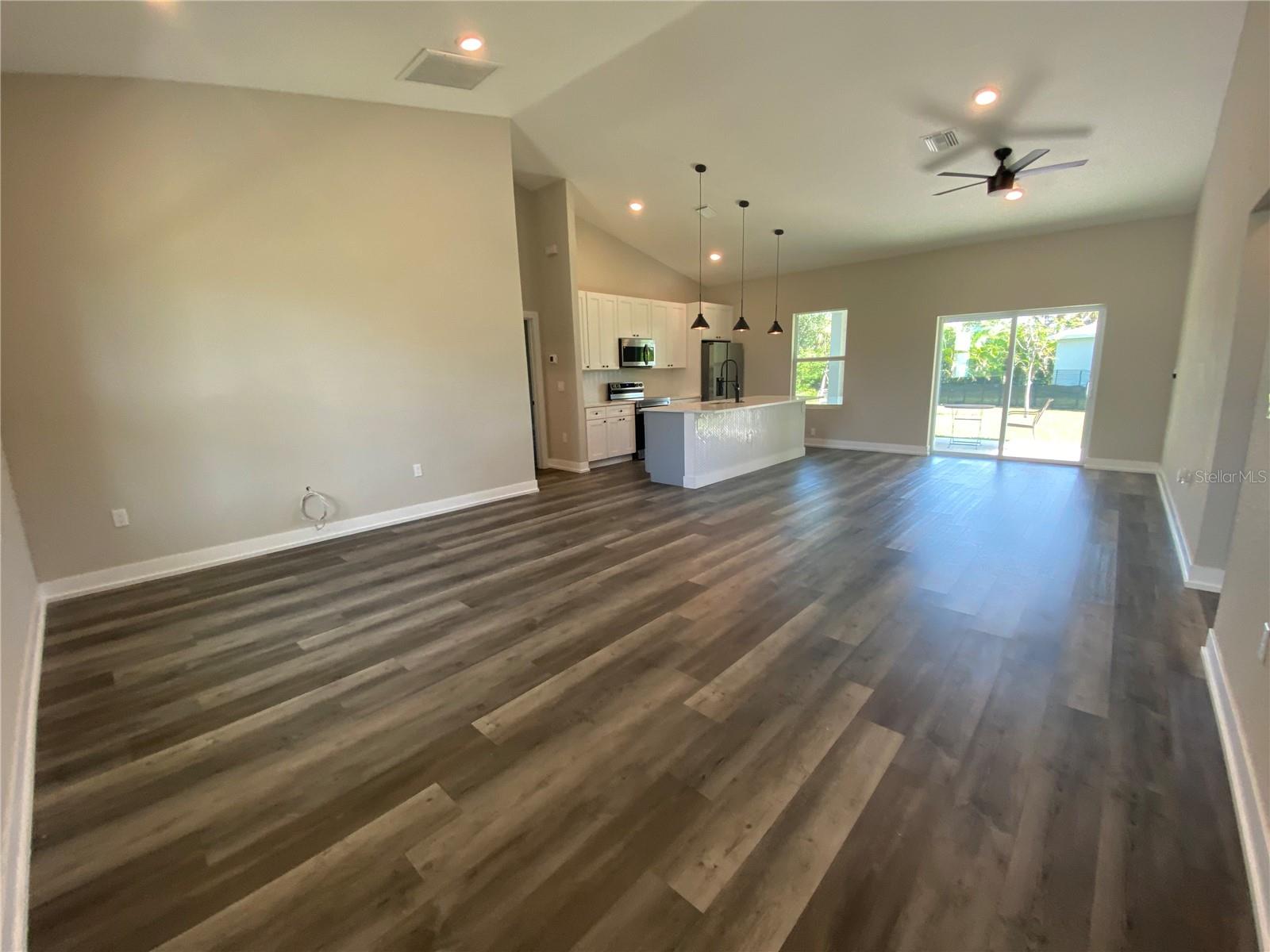 Image 2 of 16 For 302 Albatross Road