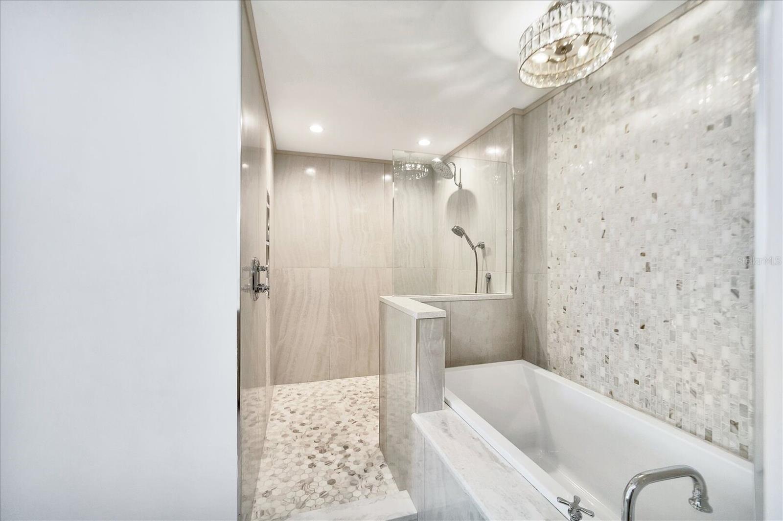 Image 13 of 23 For 13113 Gasparilla Road 405