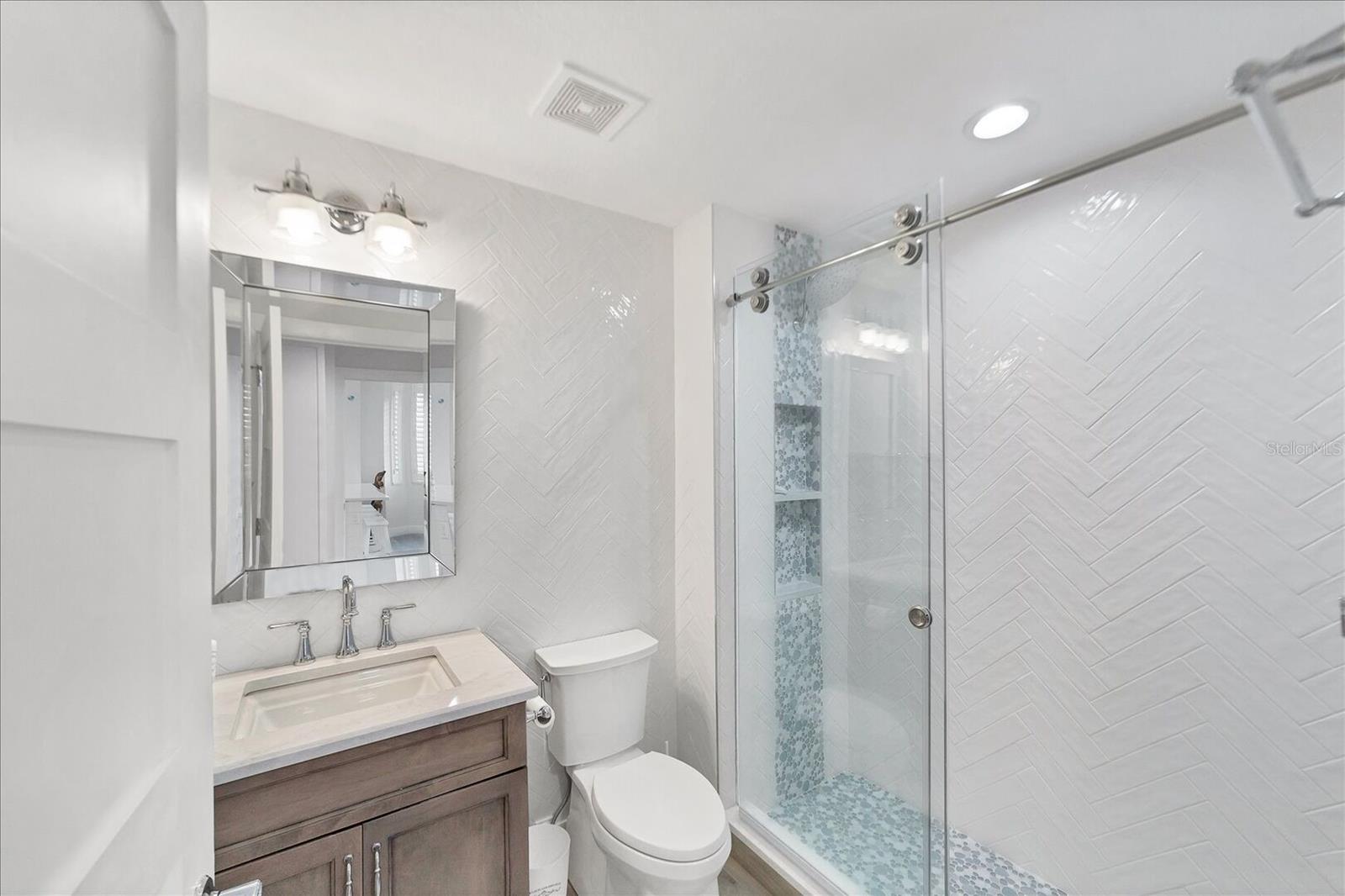 Image 17 of 23 For 13113 Gasparilla Road 405