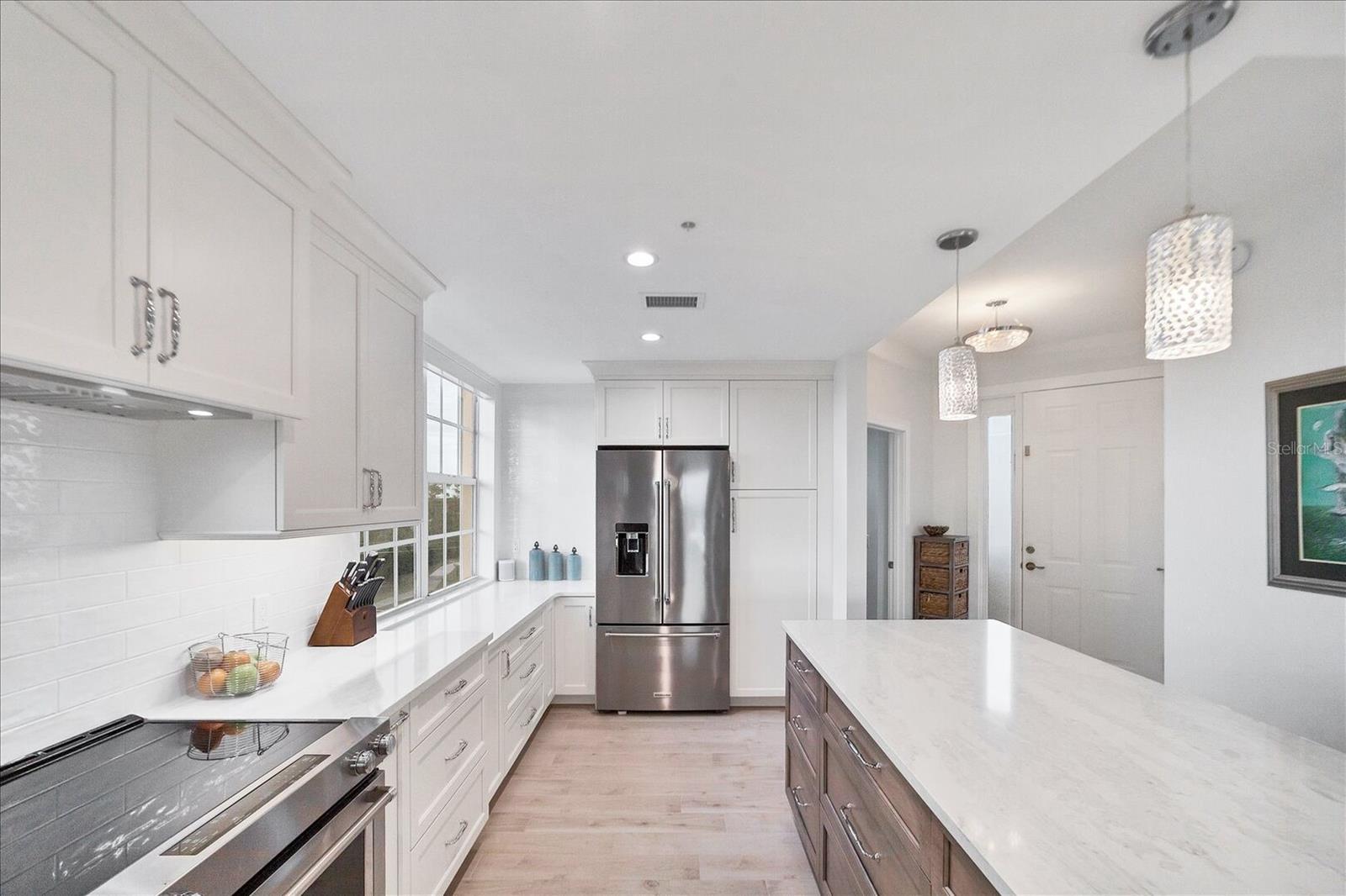 Image 6 of 23 For 13113 Gasparilla Road 405