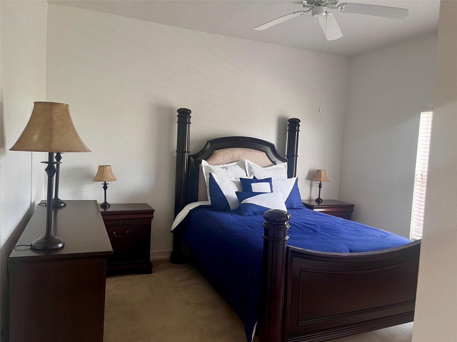 Image 27 of 35 For 915 Park Place Drive