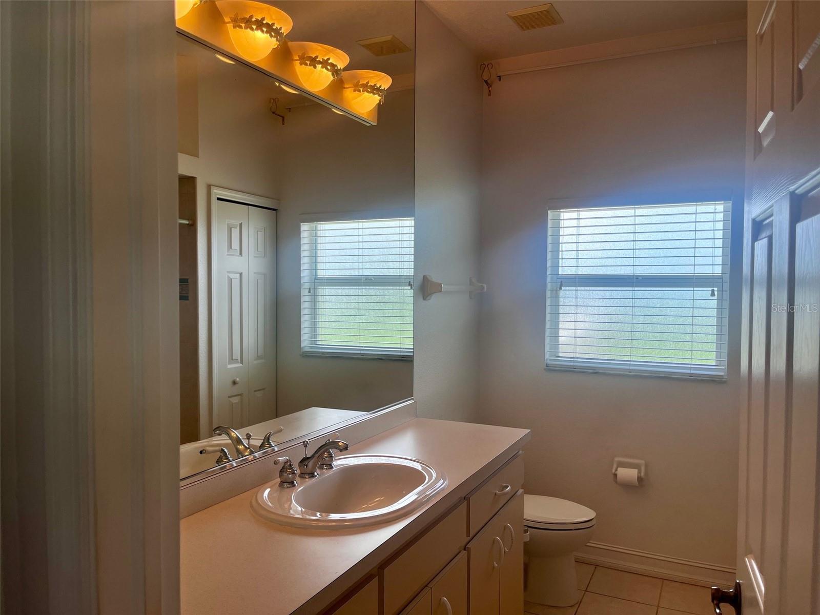 Image 30 of 35 For 915 Park Place Drive