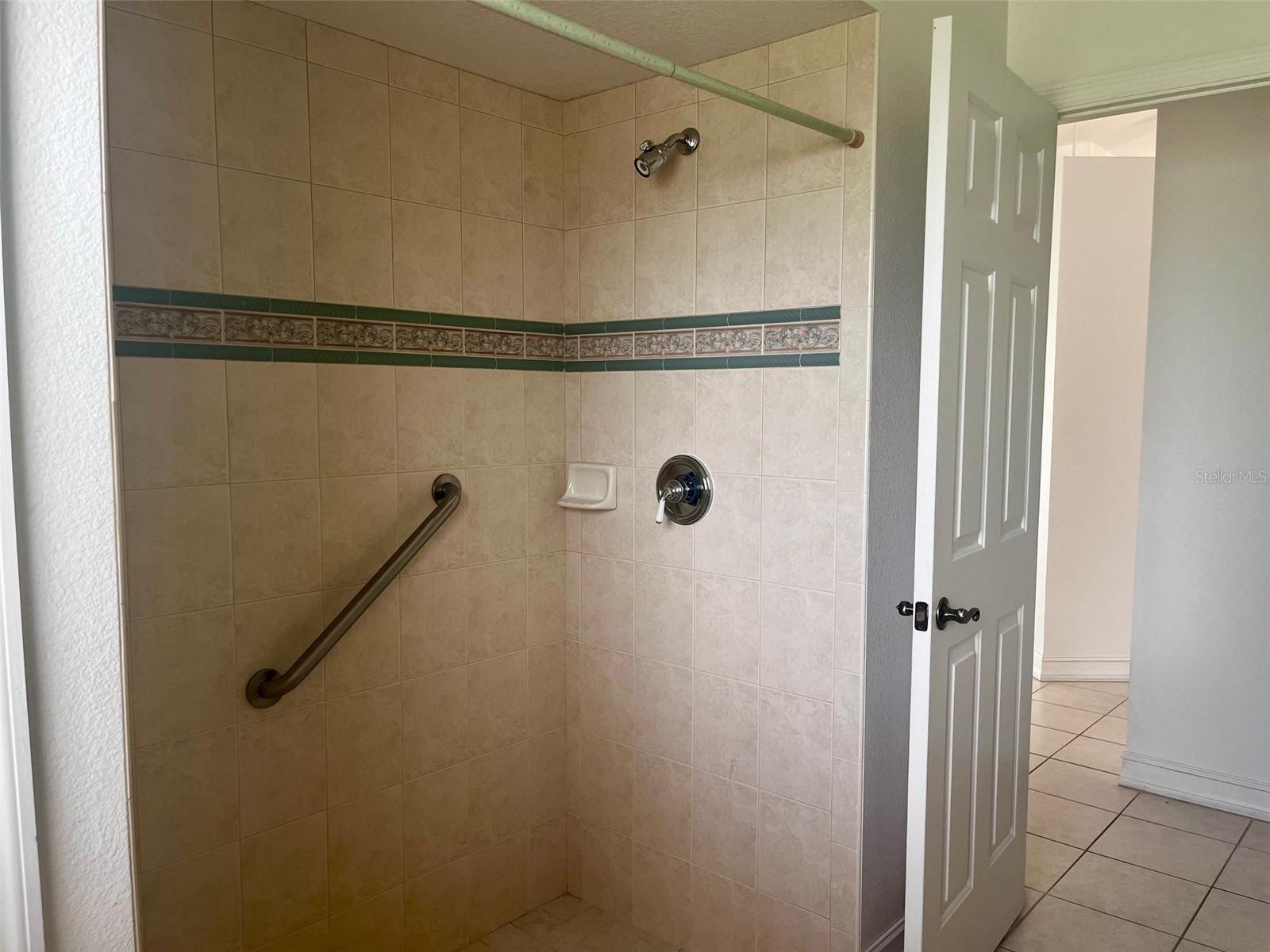 Image 31 of 35 For 915 Park Place Drive