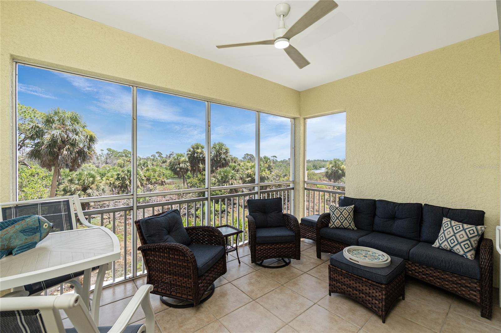 Image 4 of 70 For 8571 Amberjack Circle 103