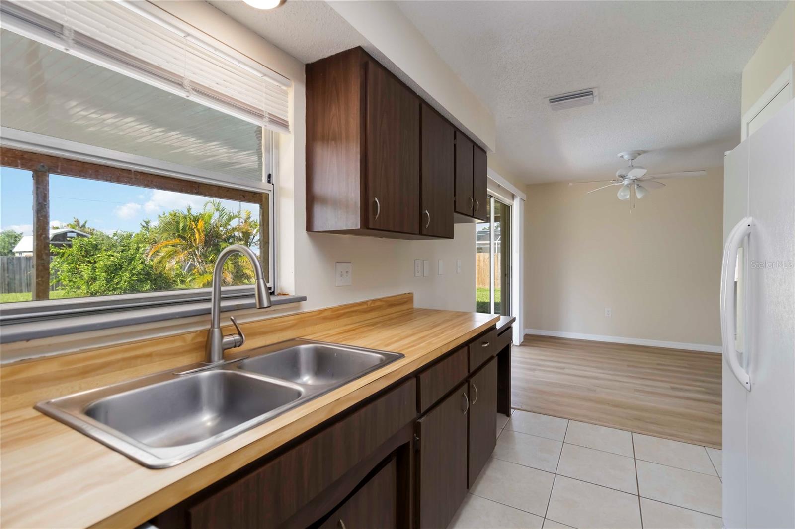 Image 10 of 26 For 725 Coral Way