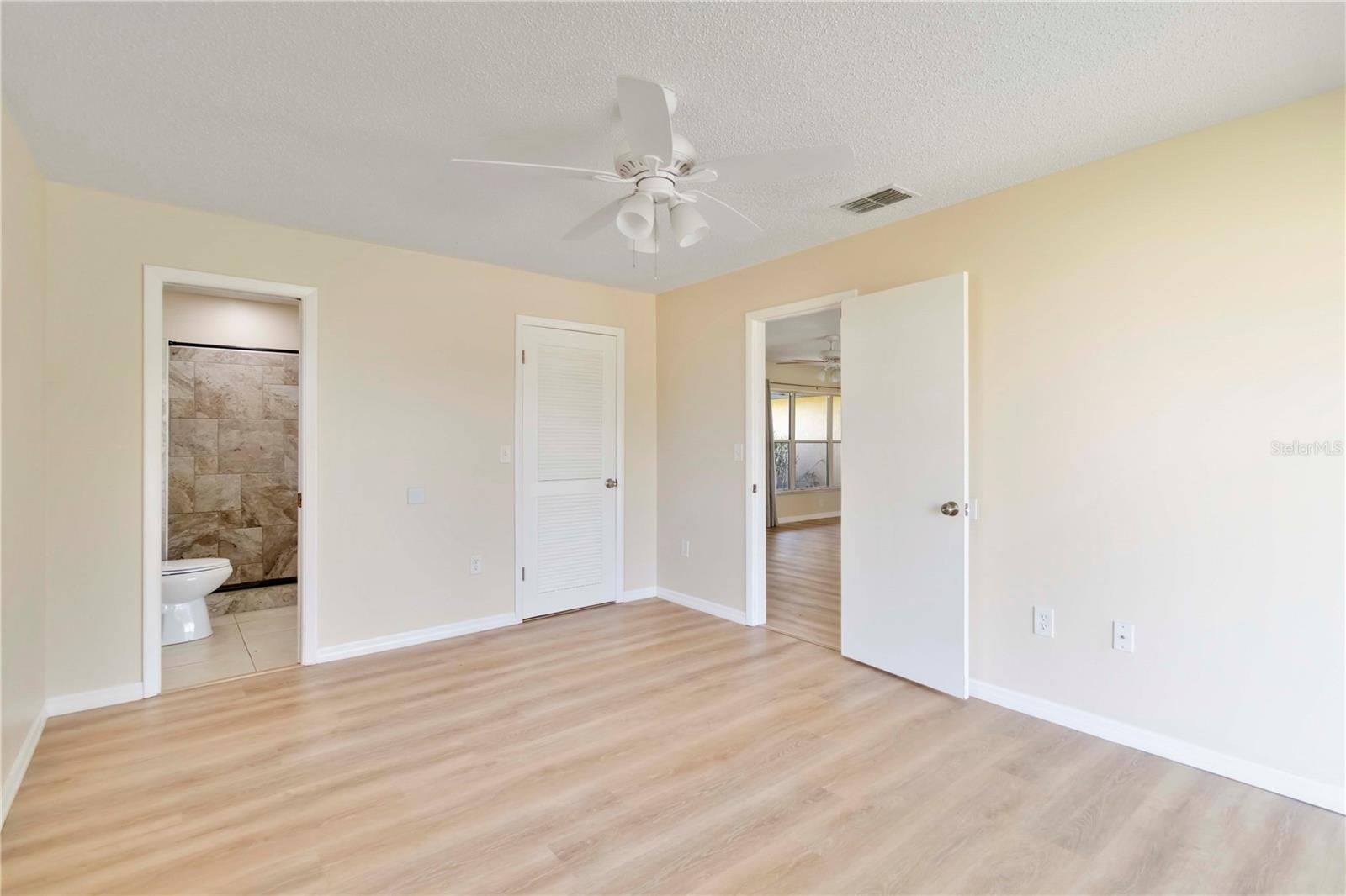 Image 11 of 26 For 725 Coral Way