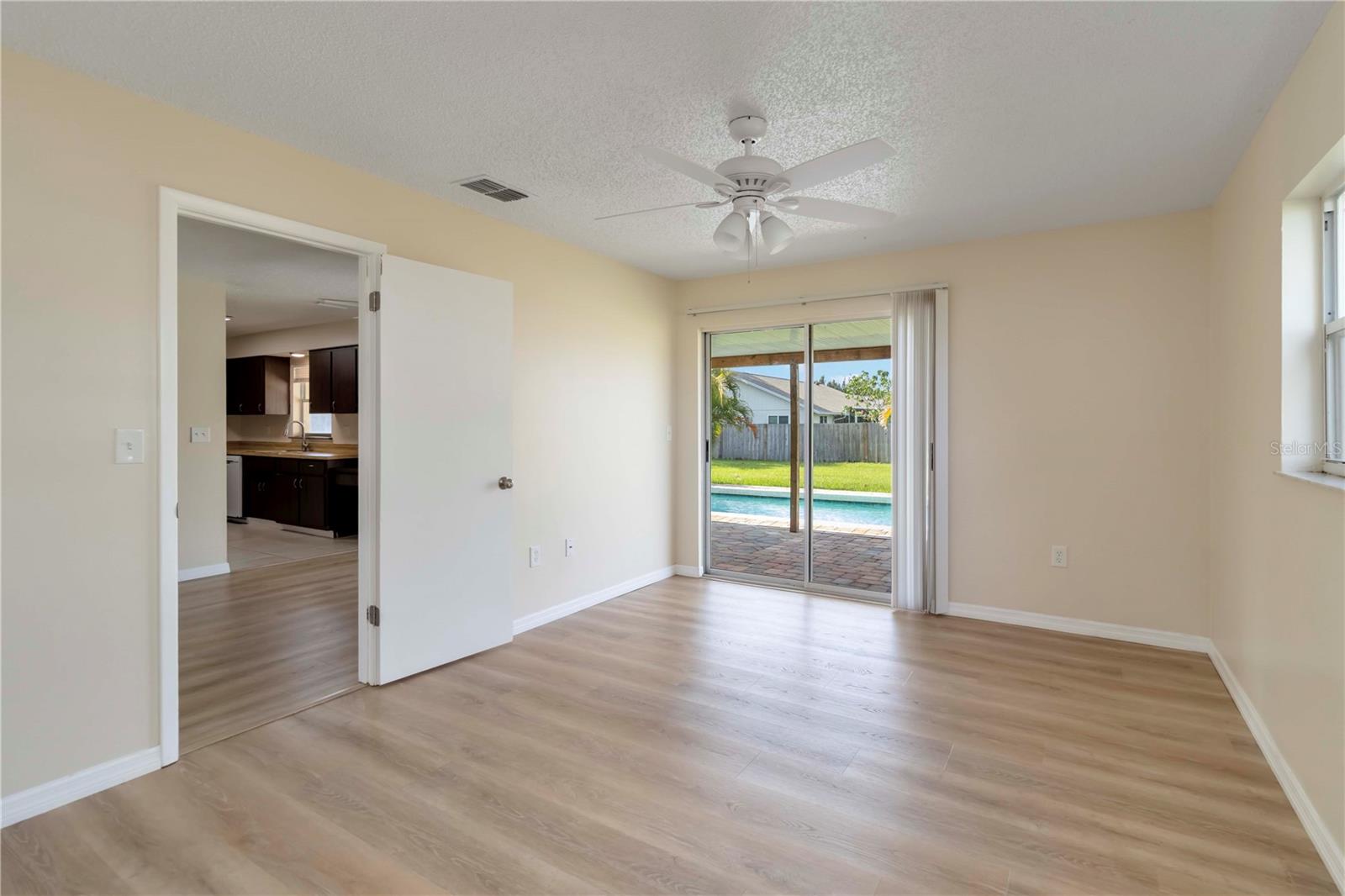 Image 12 of 26 For 725 Coral Way