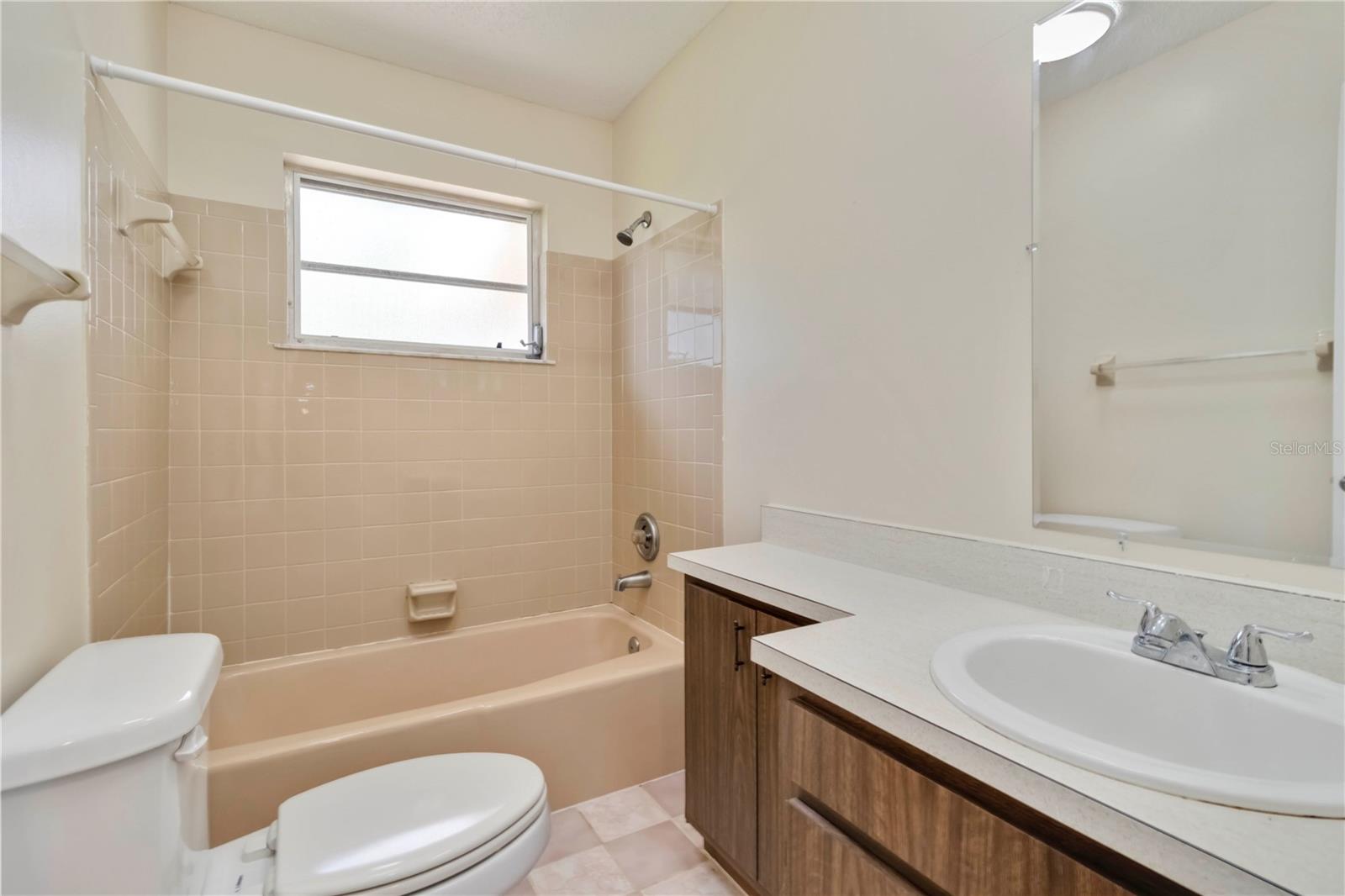 Image 18 of 26 For 725 Coral Way