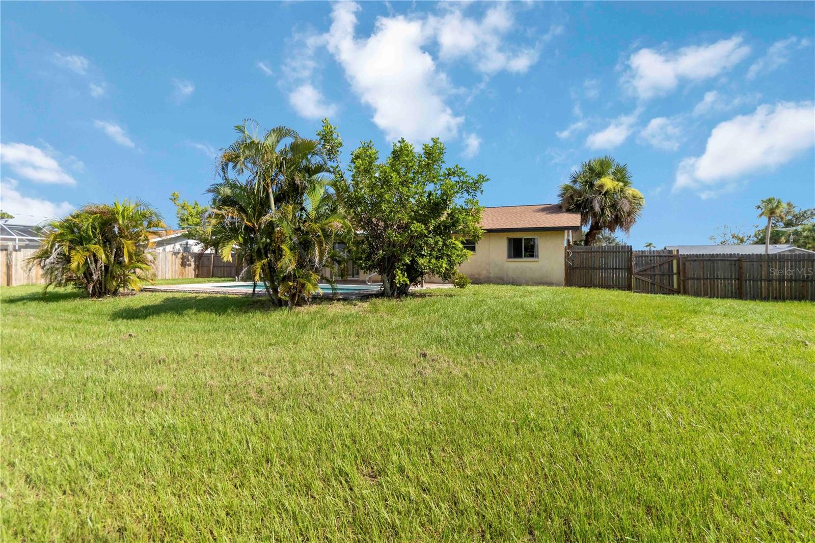 Image 23 of 26 For 725 Coral Way