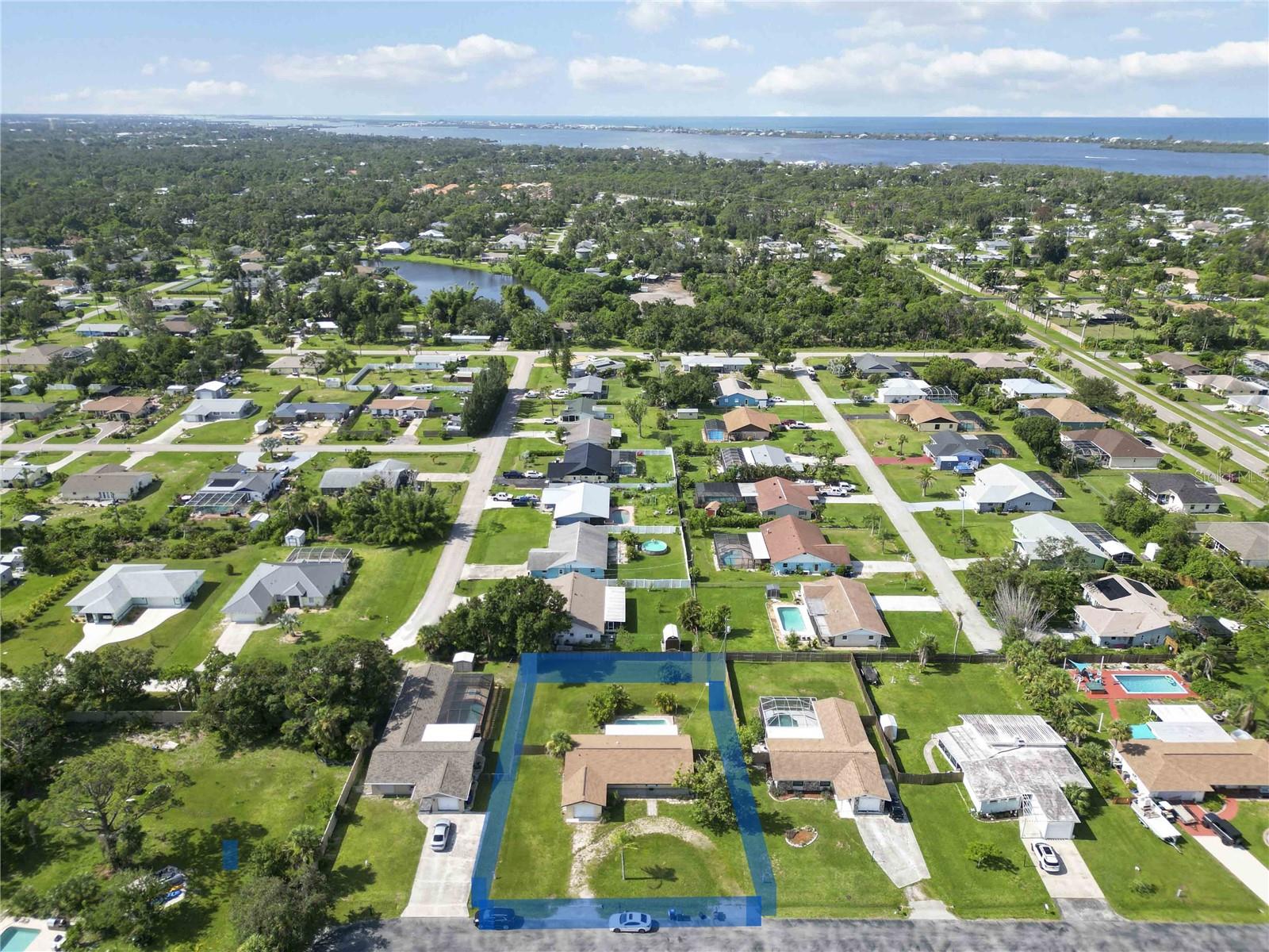 Image 3 of 26 For 725 Coral Way