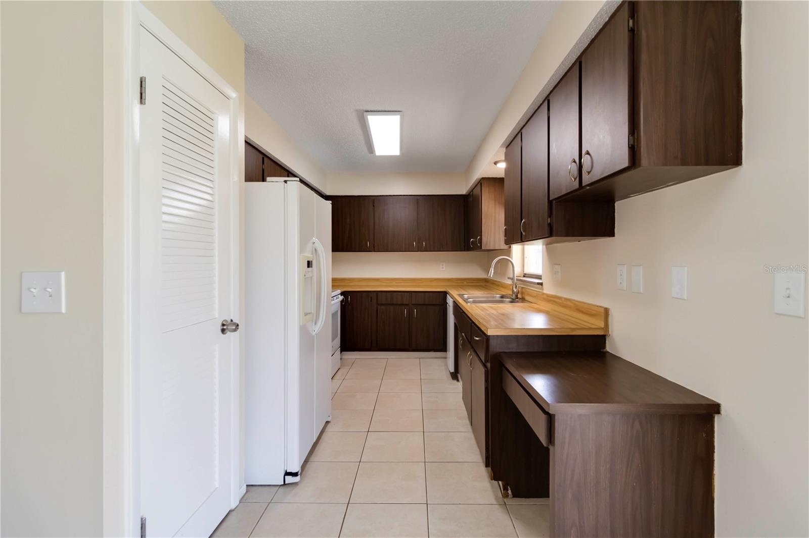 Image 9 of 26 For 725 Coral Way