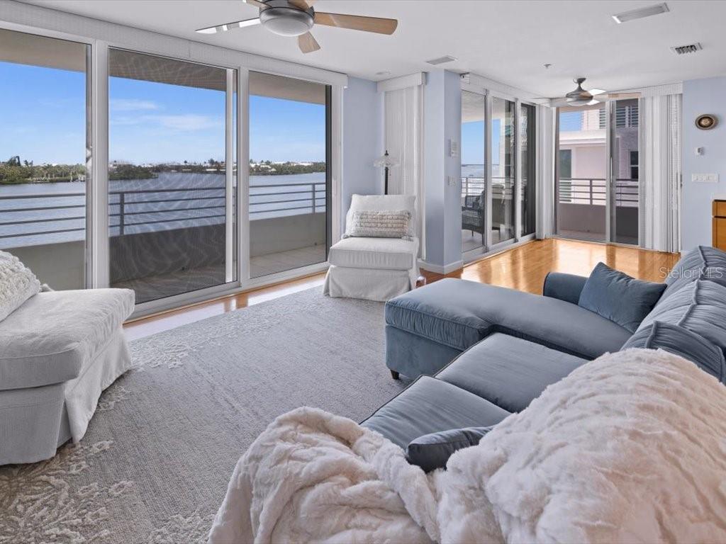 Image 12 of 76 For 8041 Bay Pointe Drive