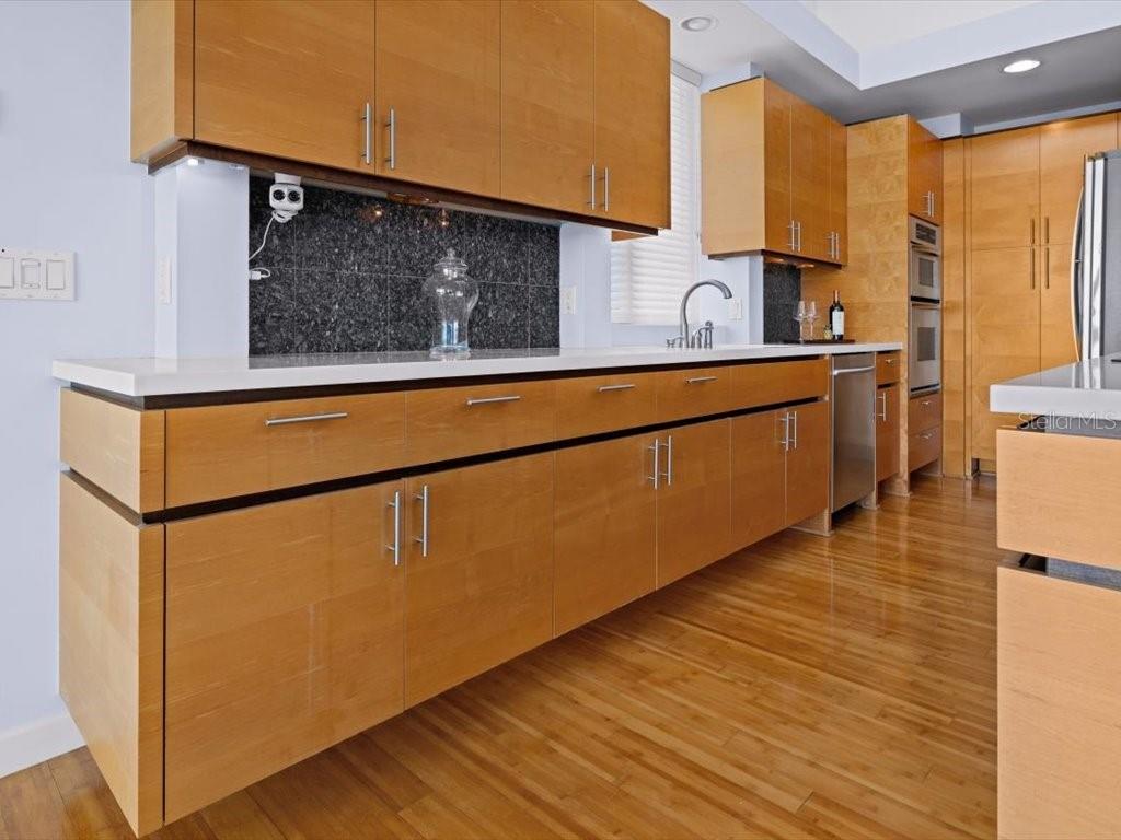 Image 16 of 76 For 8041 Bay Pointe Drive