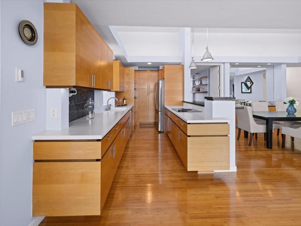 Image 17 of 76 For 8041 Bay Pointe Drive