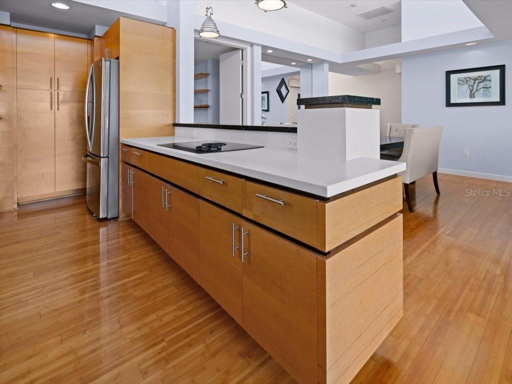 Image 19 of 76 For 8041 Bay Pointe Drive