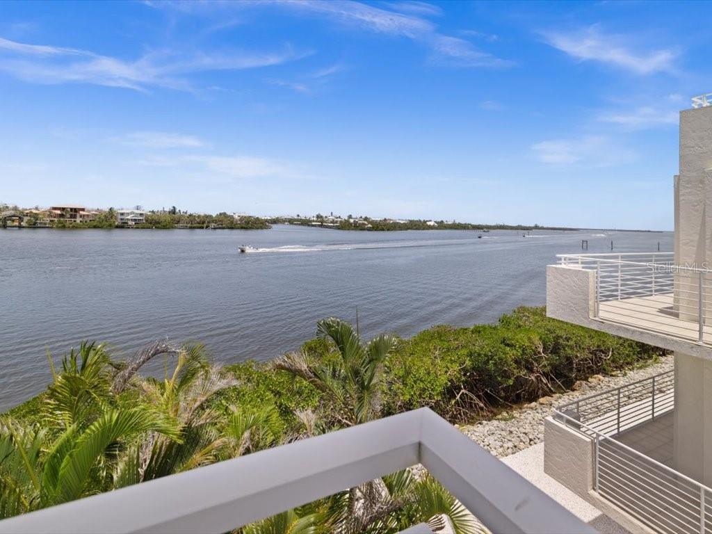 Image 22 of 76 For 8041 Bay Pointe Drive