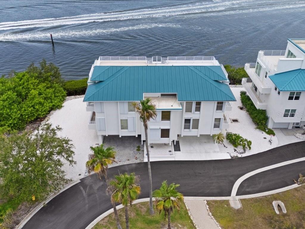 Image 29 of 76 For 8041 Bay Pointe Drive