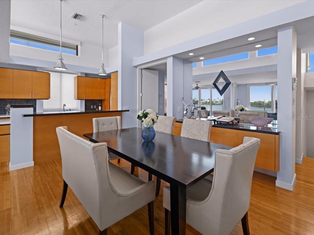 Image 6 of 76 For 8041 Bay Pointe Drive