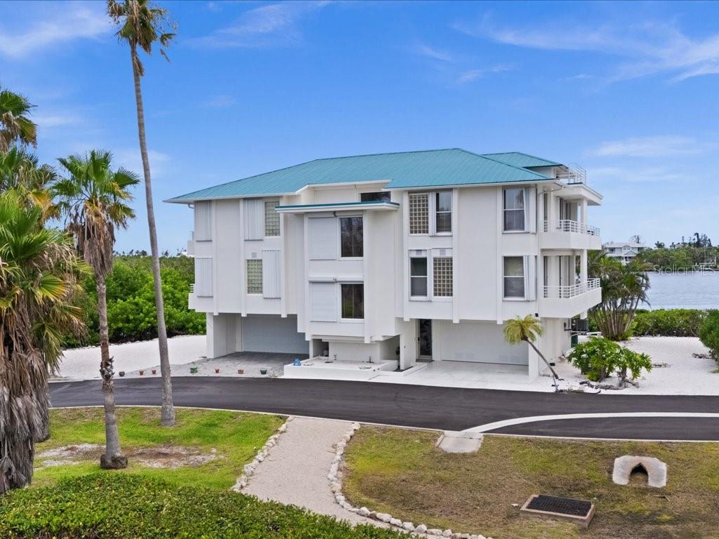 Image 75 of 76 For 8041 Bay Pointe Drive