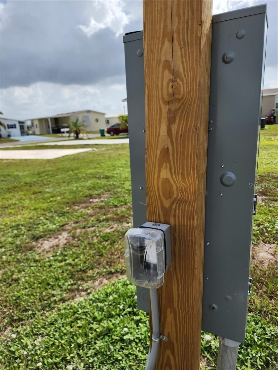 Image 16 of 42 For 7547 Ratan Circle