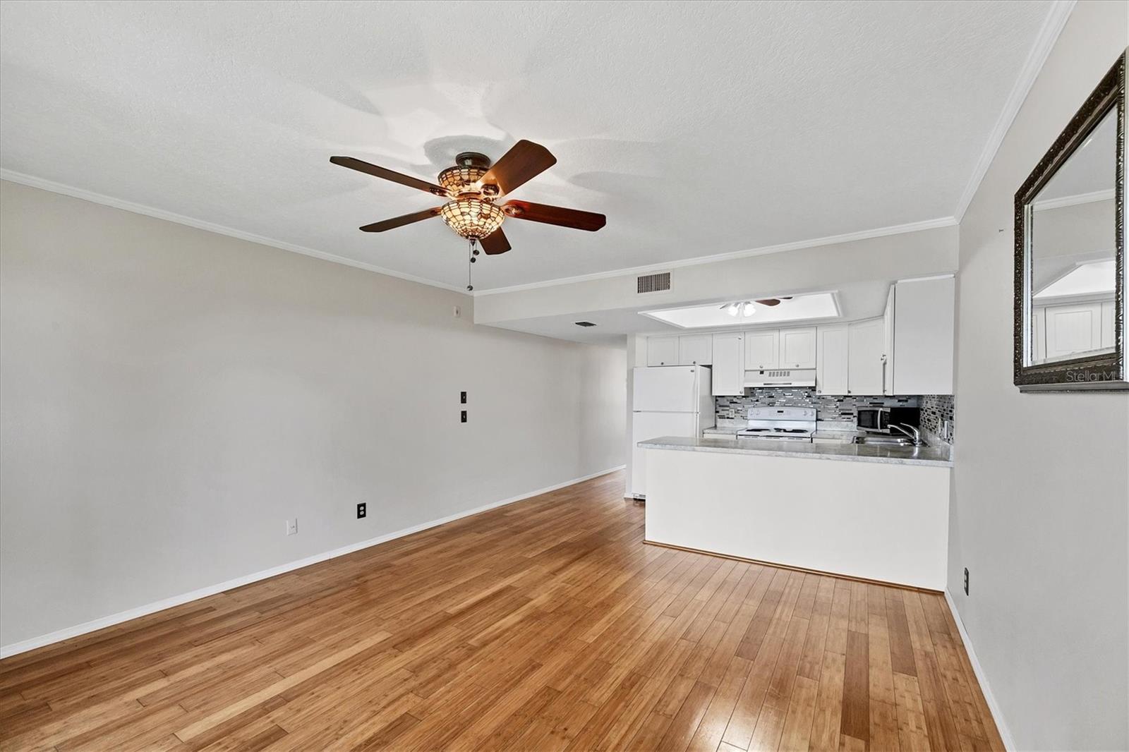 Image 10 of 51 For 4410 Warren Avenue 206