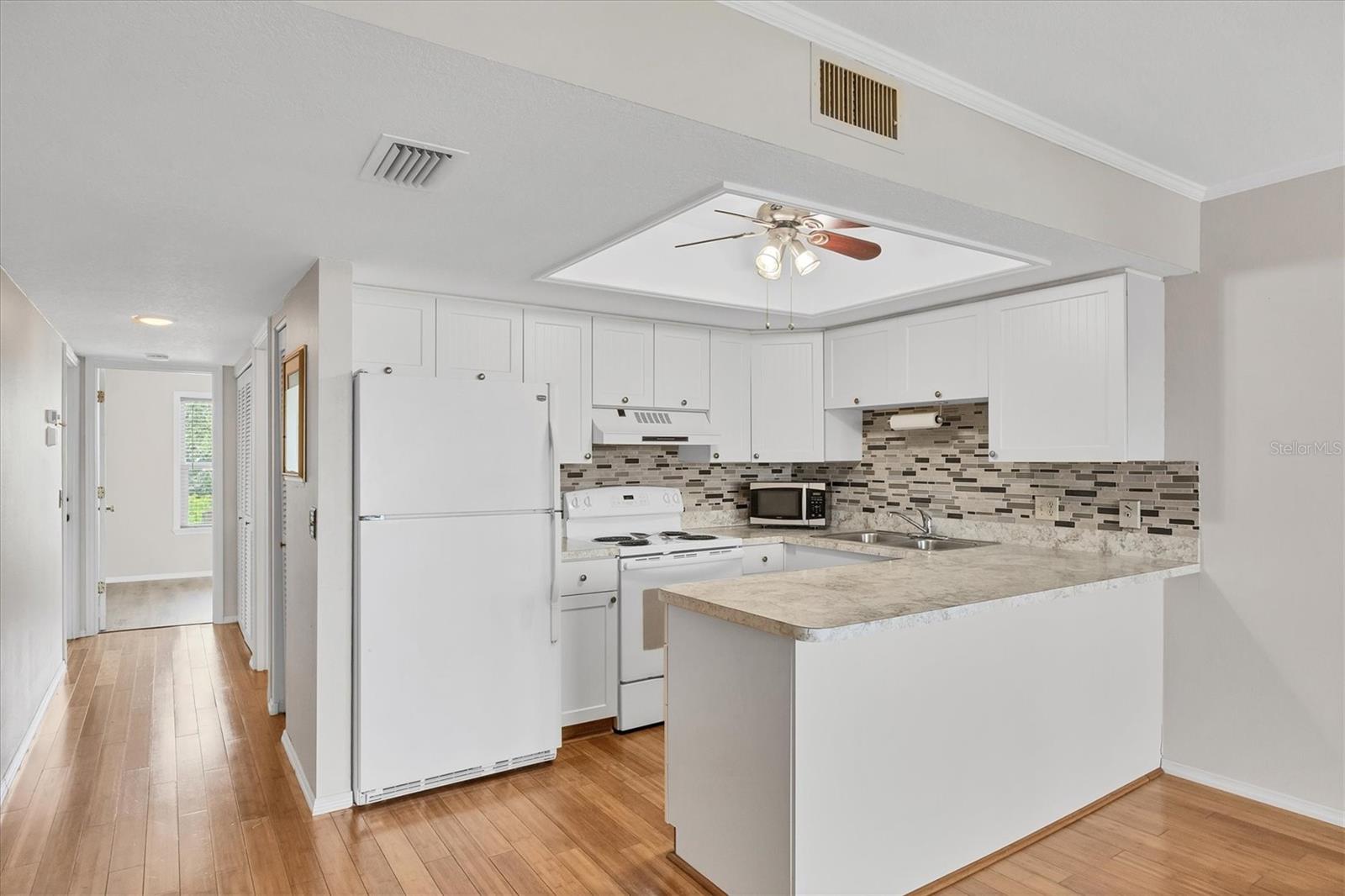 Image 12 of 51 For 4410 Warren Avenue 206