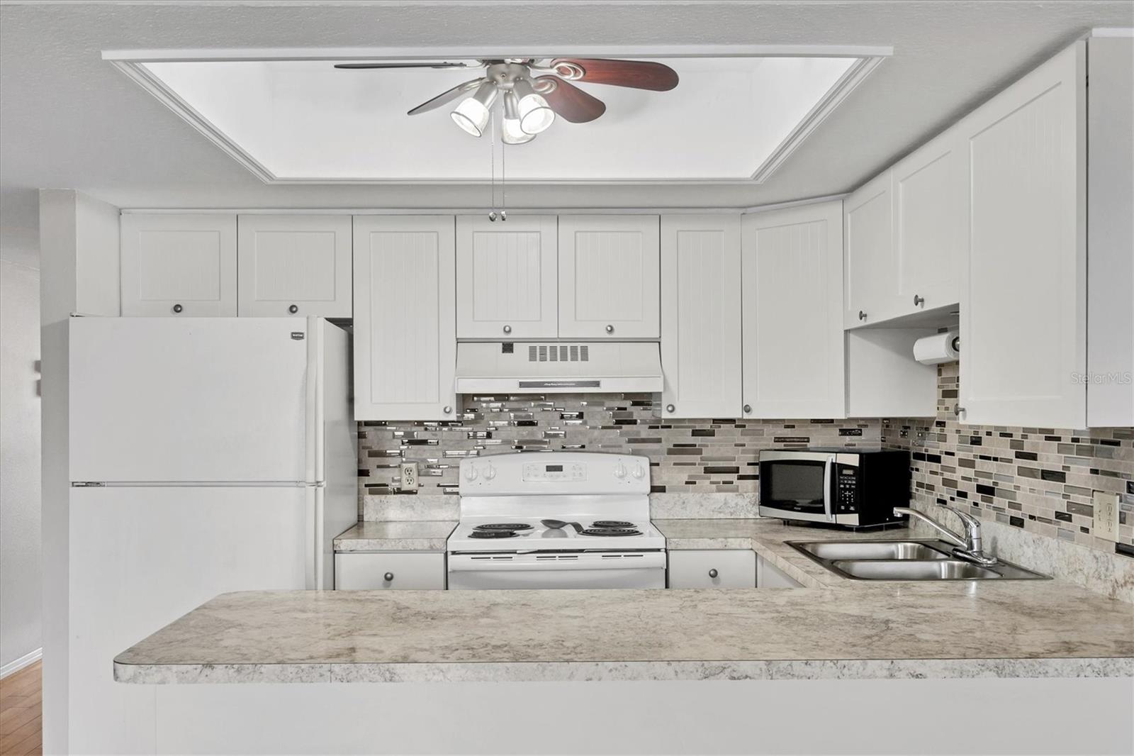 Image 13 of 51 For 4410 Warren Avenue 206