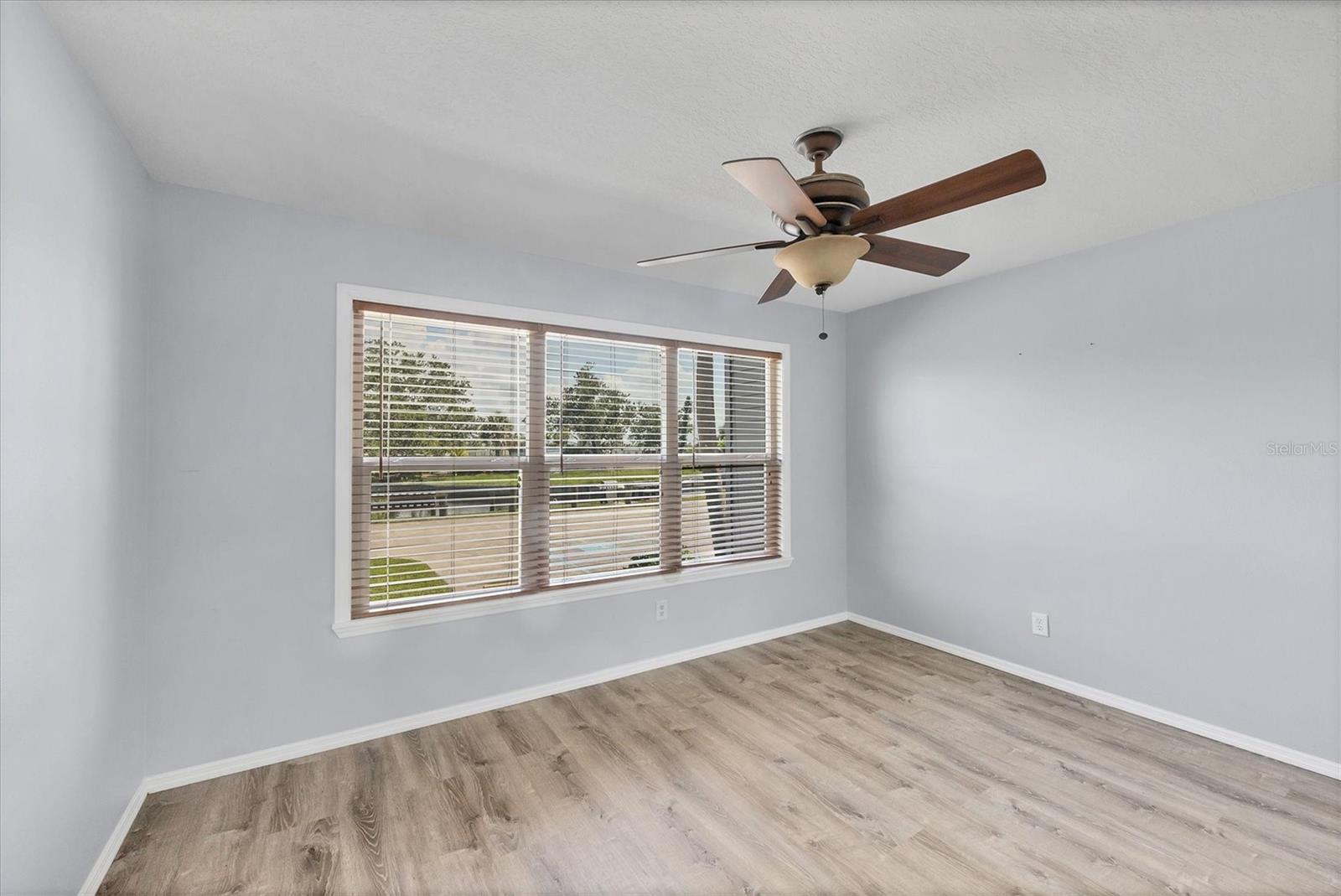Image 17 of 51 For 4410 Warren Avenue 206