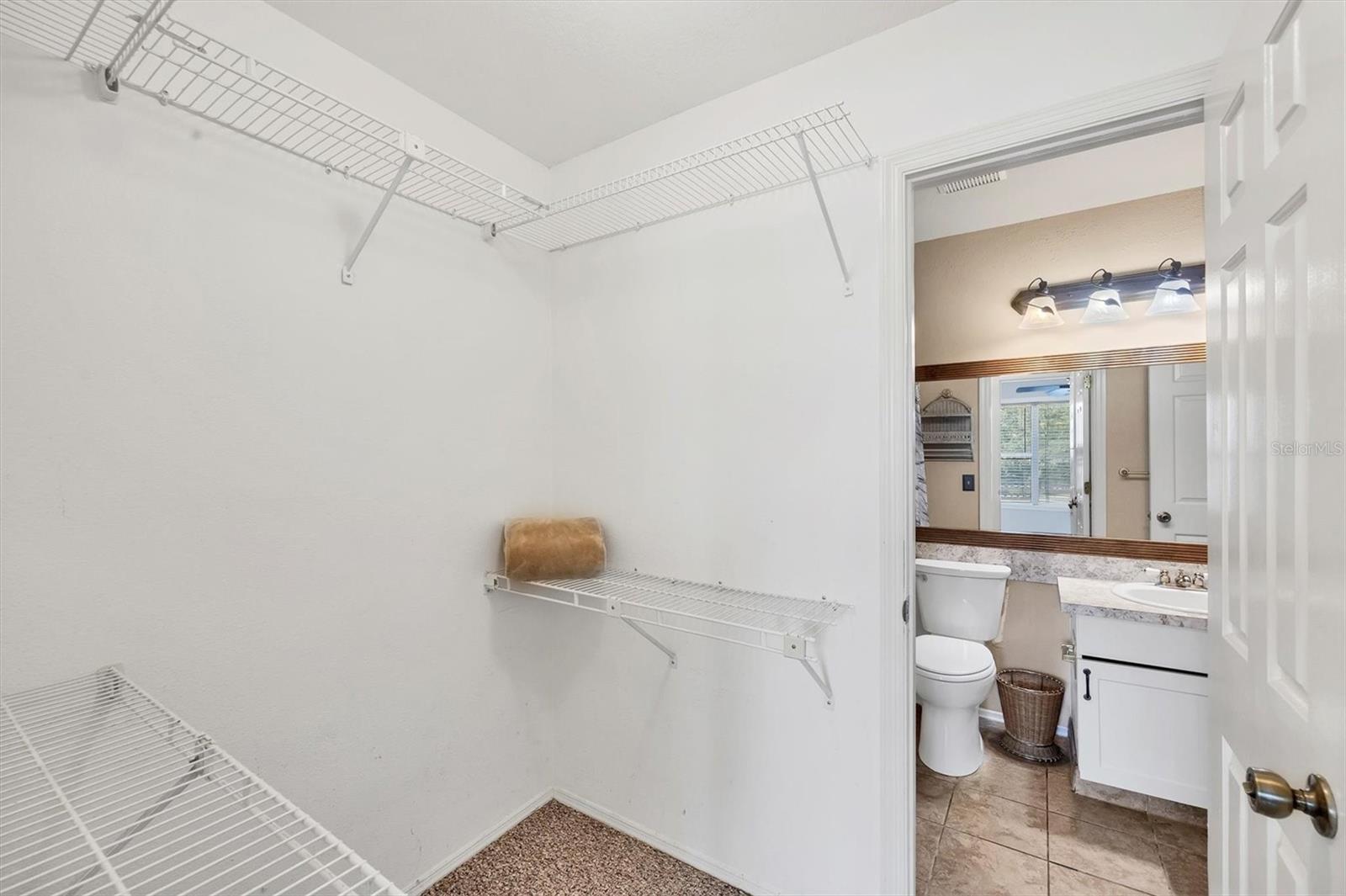 Image 21 of 51 For 4410 Warren Avenue 206