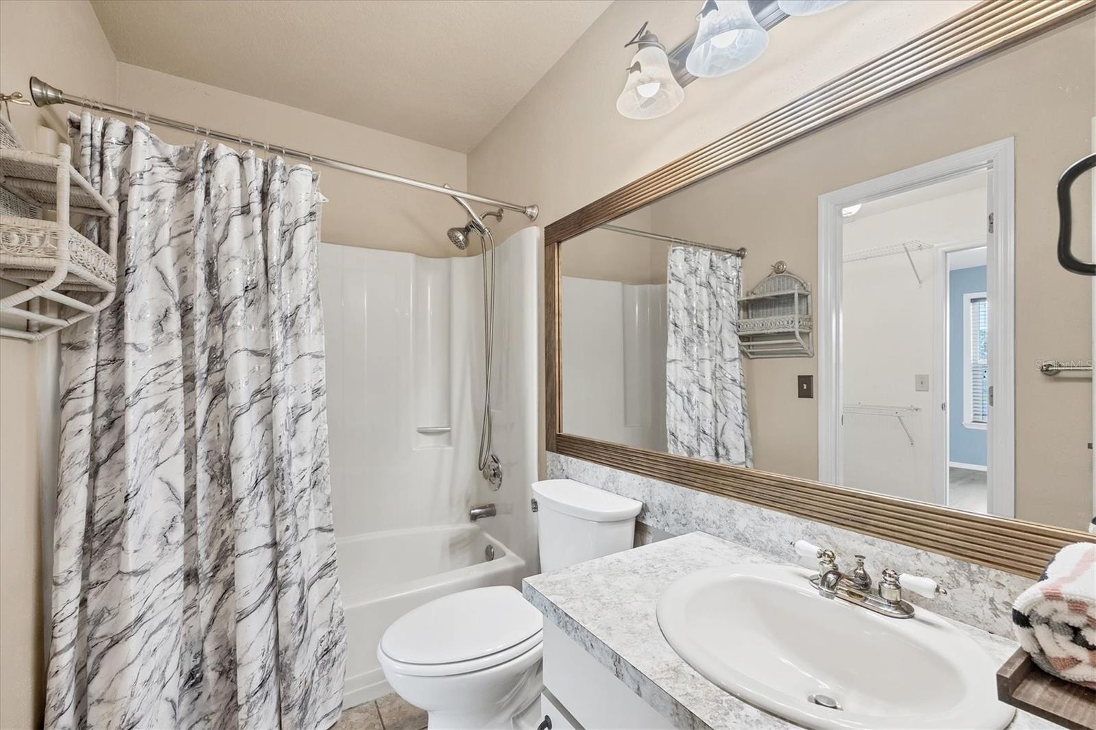 Image 24 of 51 For 4410 Warren Avenue 206
