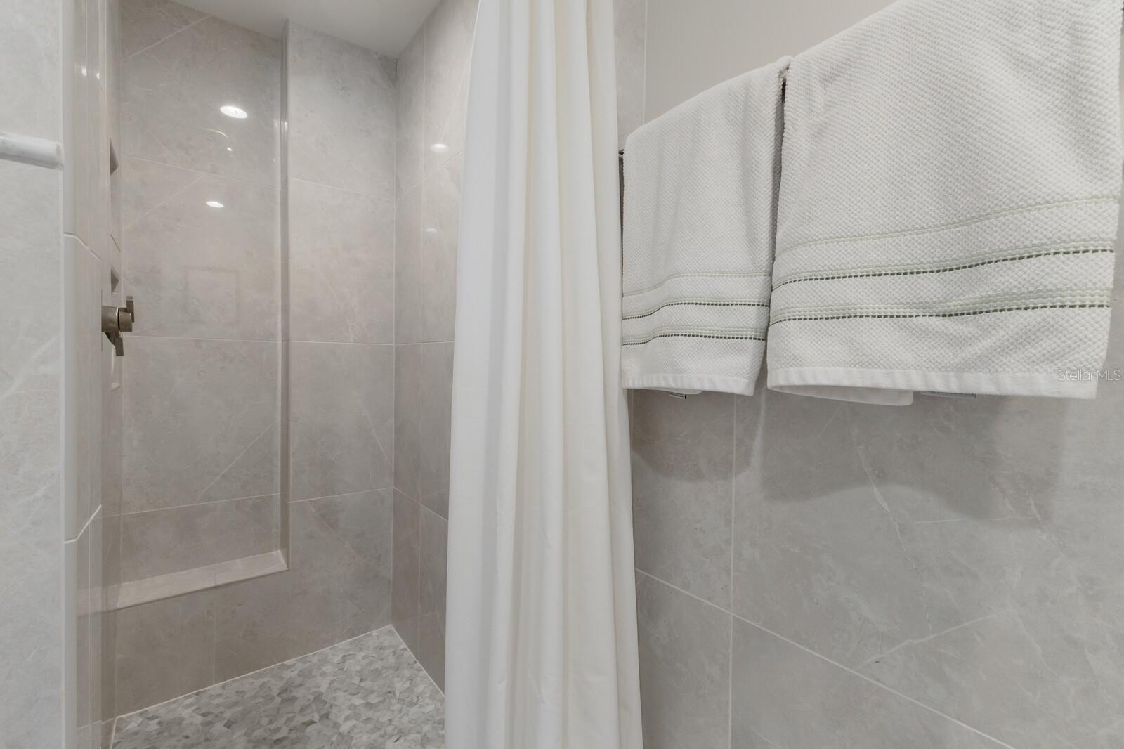 Image 21 of 30 For 530 5th Street W 3