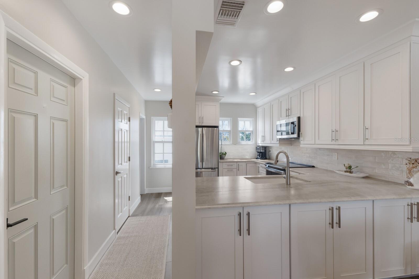 Image 6 of 30 For 530 5th Street W 3