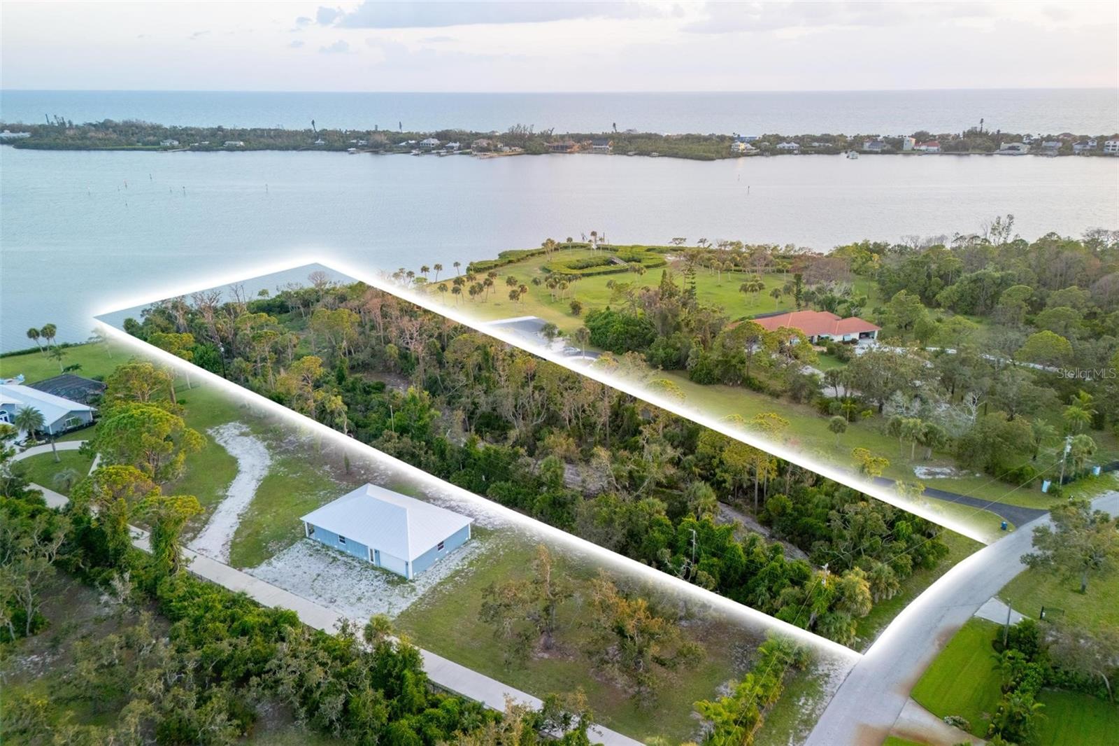 Image 13 of 15 For Bayshore Drive
