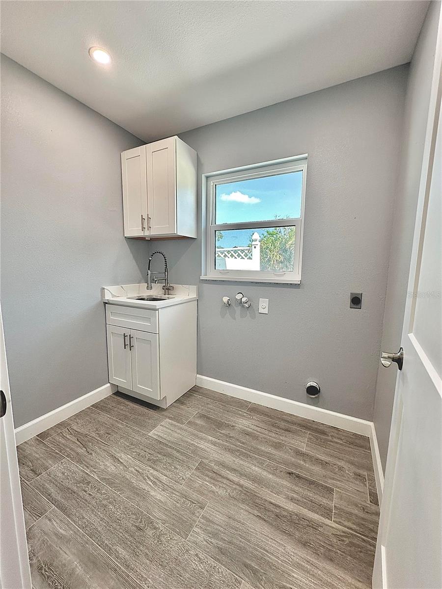 Image 22 of 27 For 1019 Schooner Lane