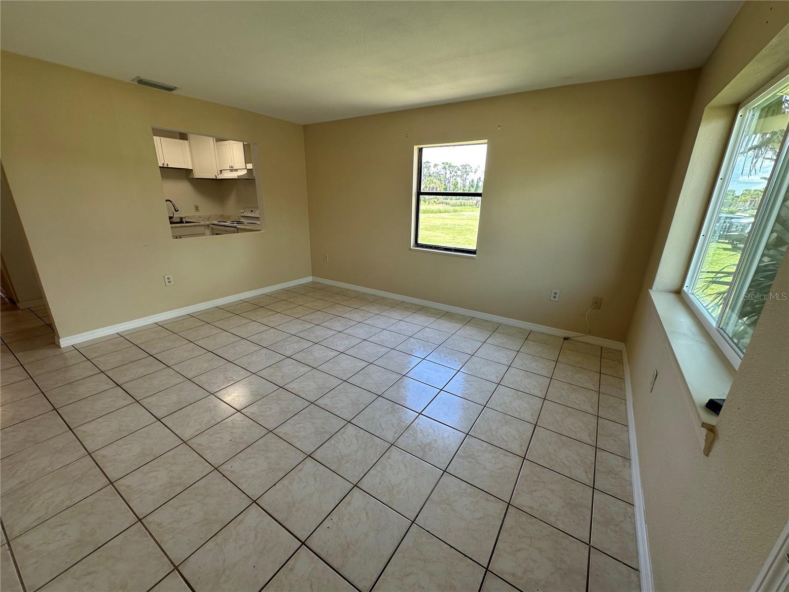 Image 3 of 12 For 77 Boundary Boulevard D