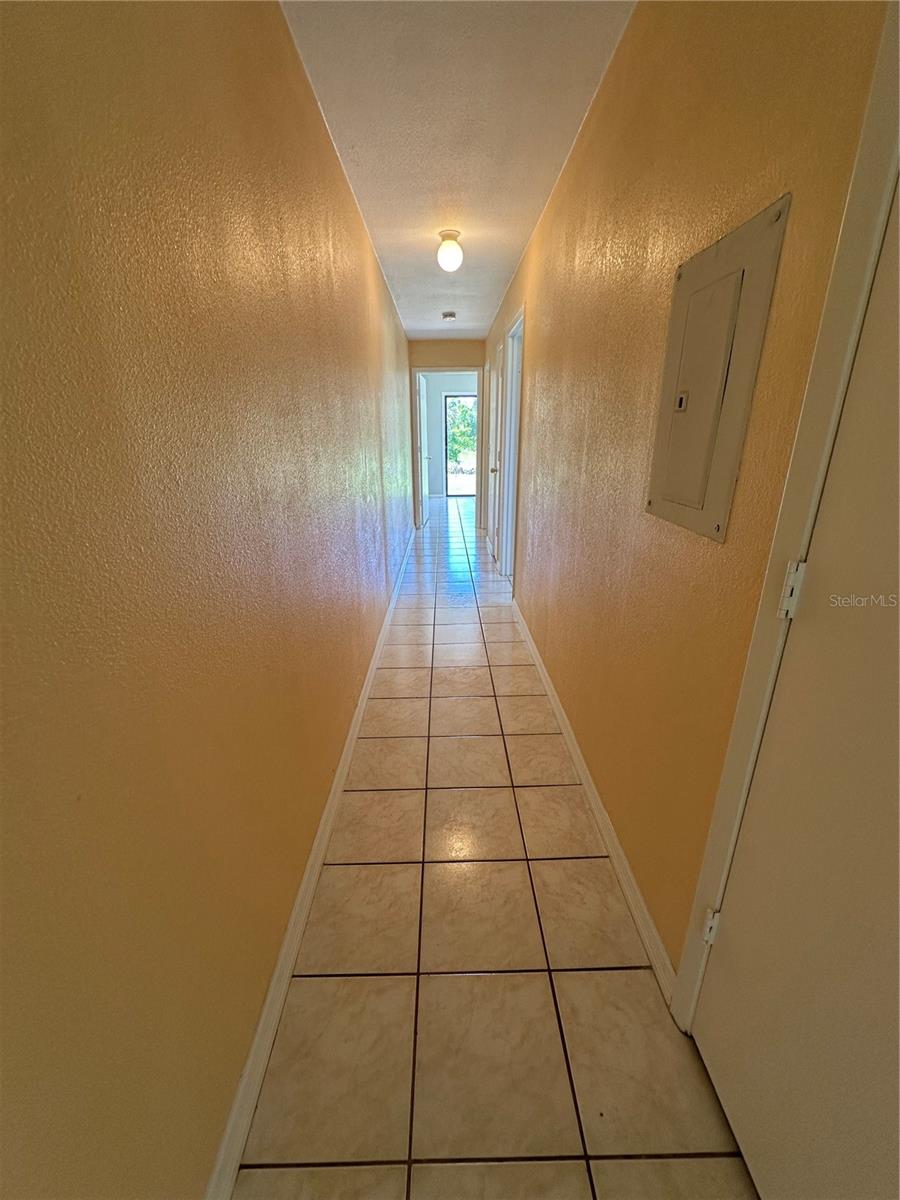 Image 6 of 12 For 77 Boundary Boulevard D