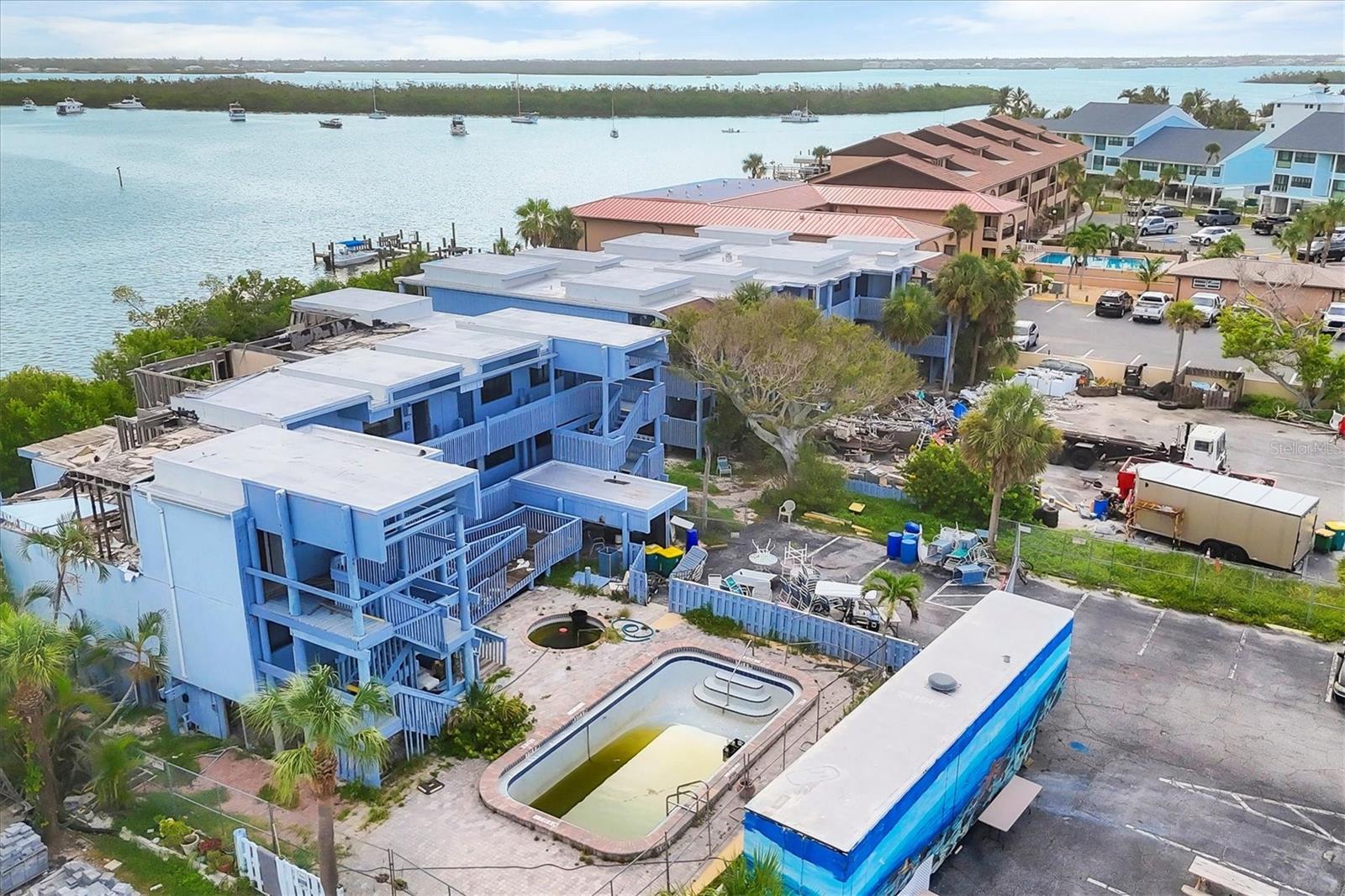 Image 14 of 51 For 1815 Gulf Boulevard