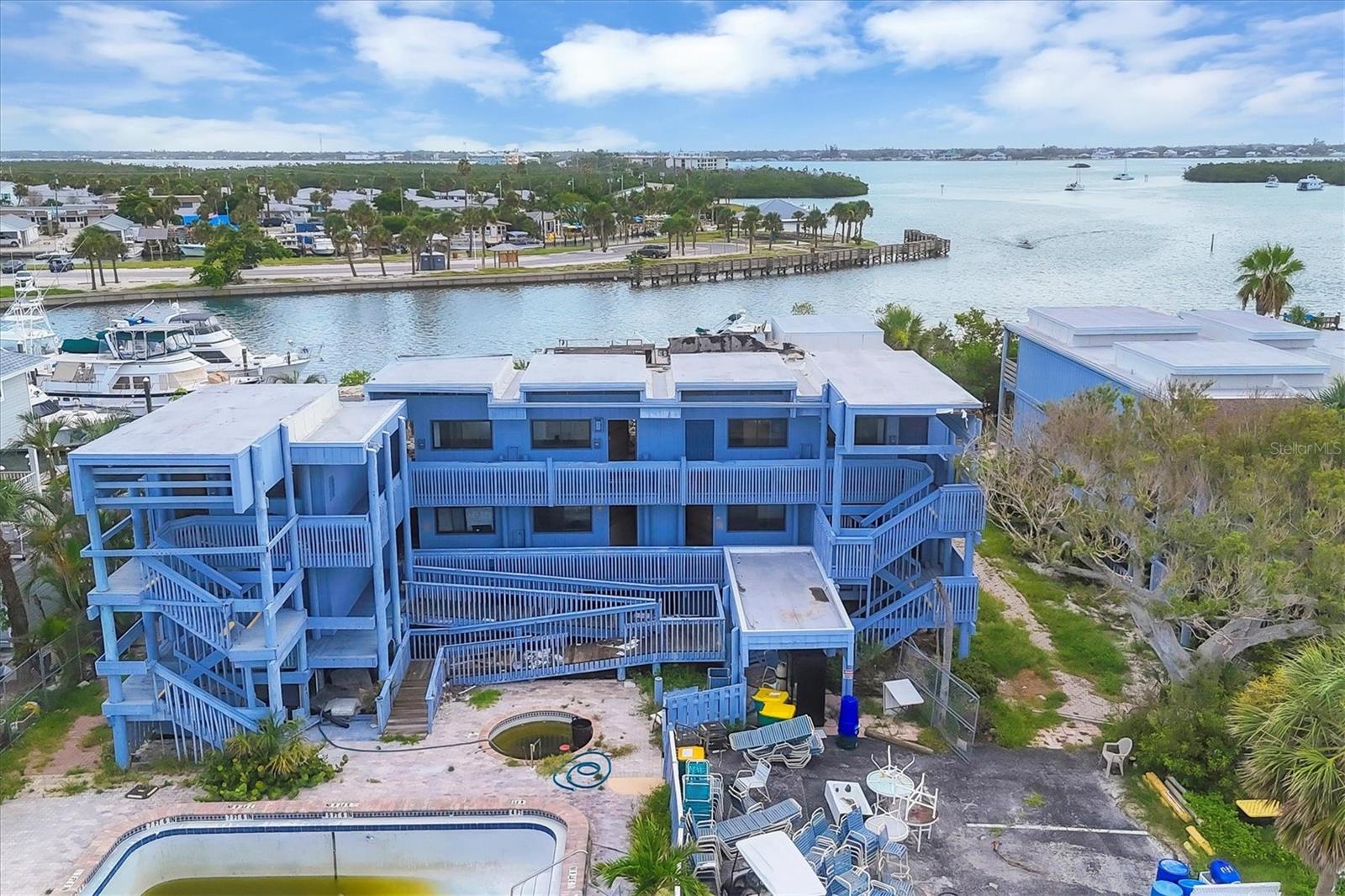 Image 15 of 51 For 1815 Gulf Boulevard