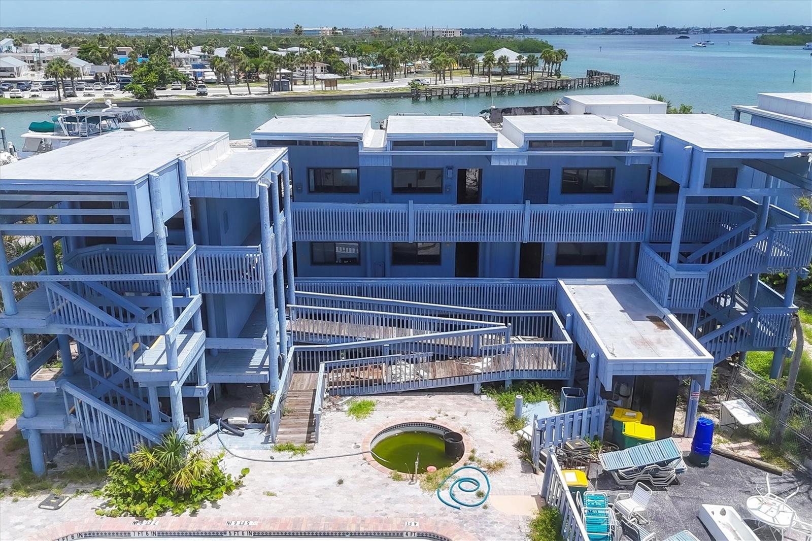 Image 16 of 51 For 1815 Gulf Boulevard