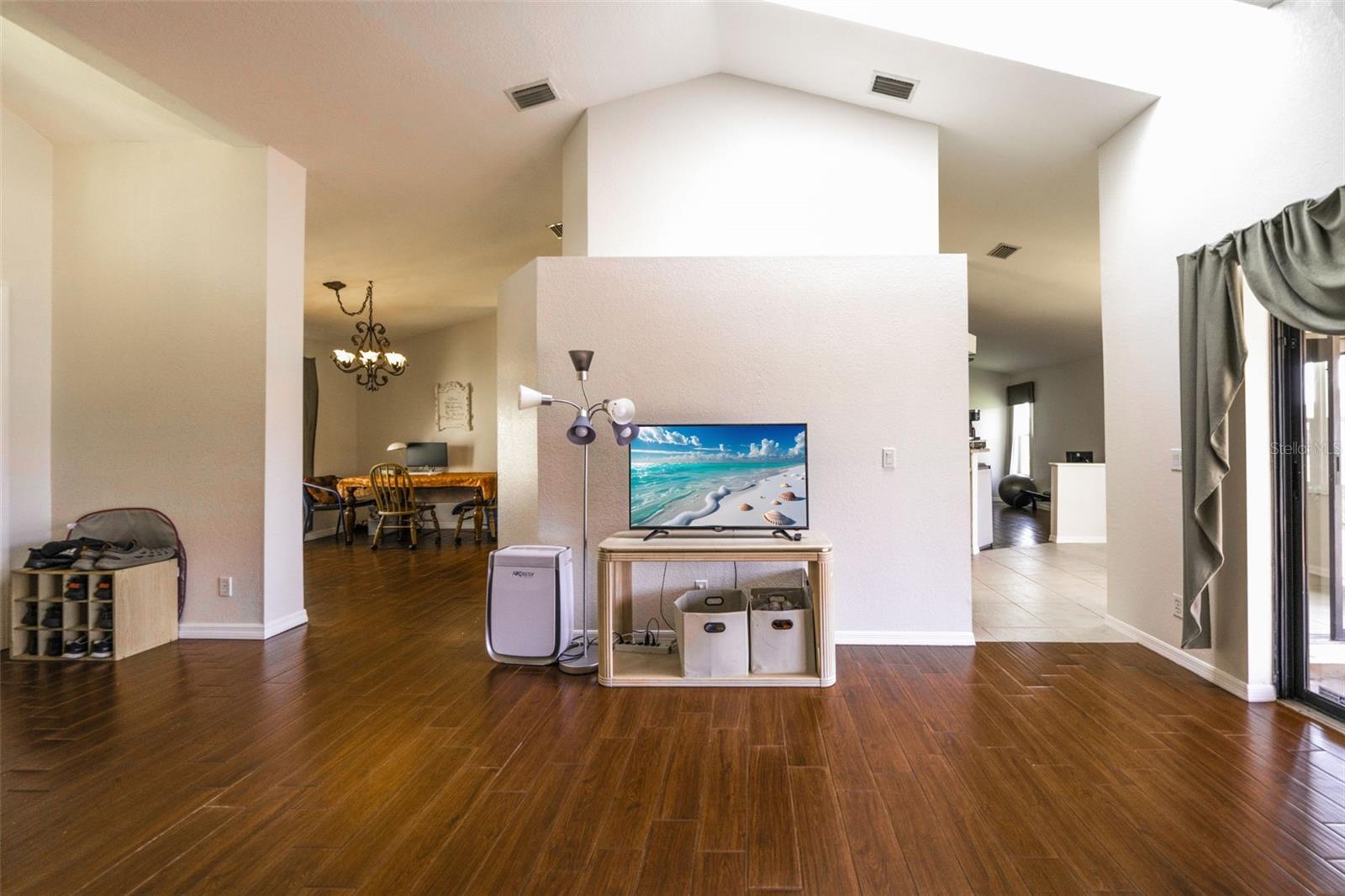 Image 10 of 47 For 26223 Barcelos Court