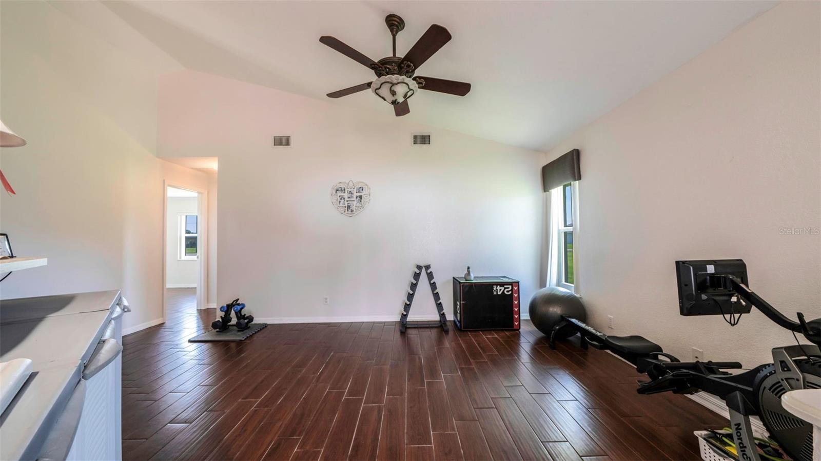 Image 23 of 47 For 26223 Barcelos Court