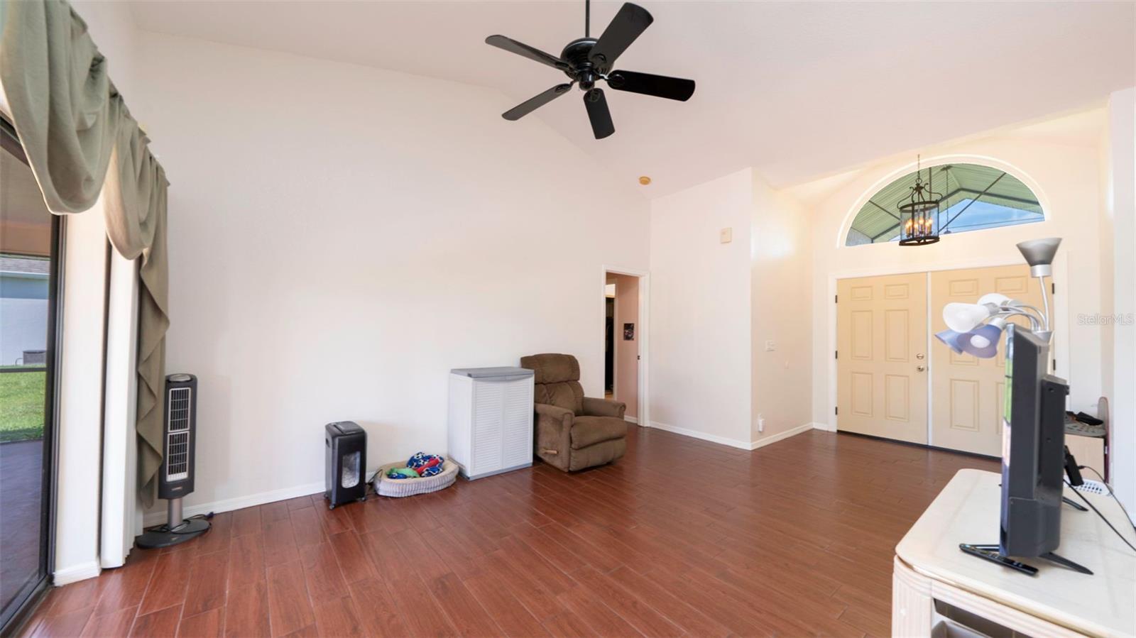 Image 9 of 47 For 26223 Barcelos Court