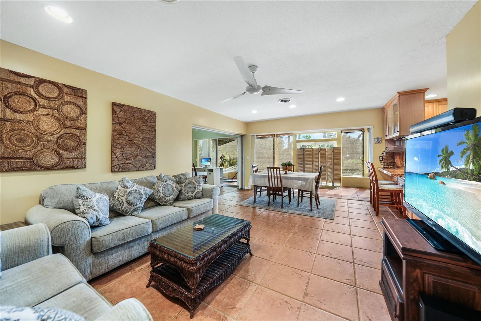 Image 12 of 75 For 4000 Bay Oaks Circle